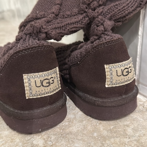 UGG Classic Argyle Classic Knit Brown S/N 5879 Boots - Picture 2 of 6